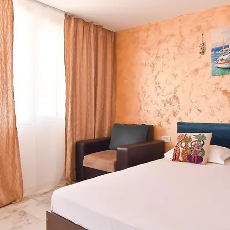 Pensiunea Chiquita Guest house