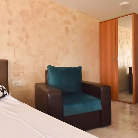 Guest house Pensiunea Chiquita Vadu